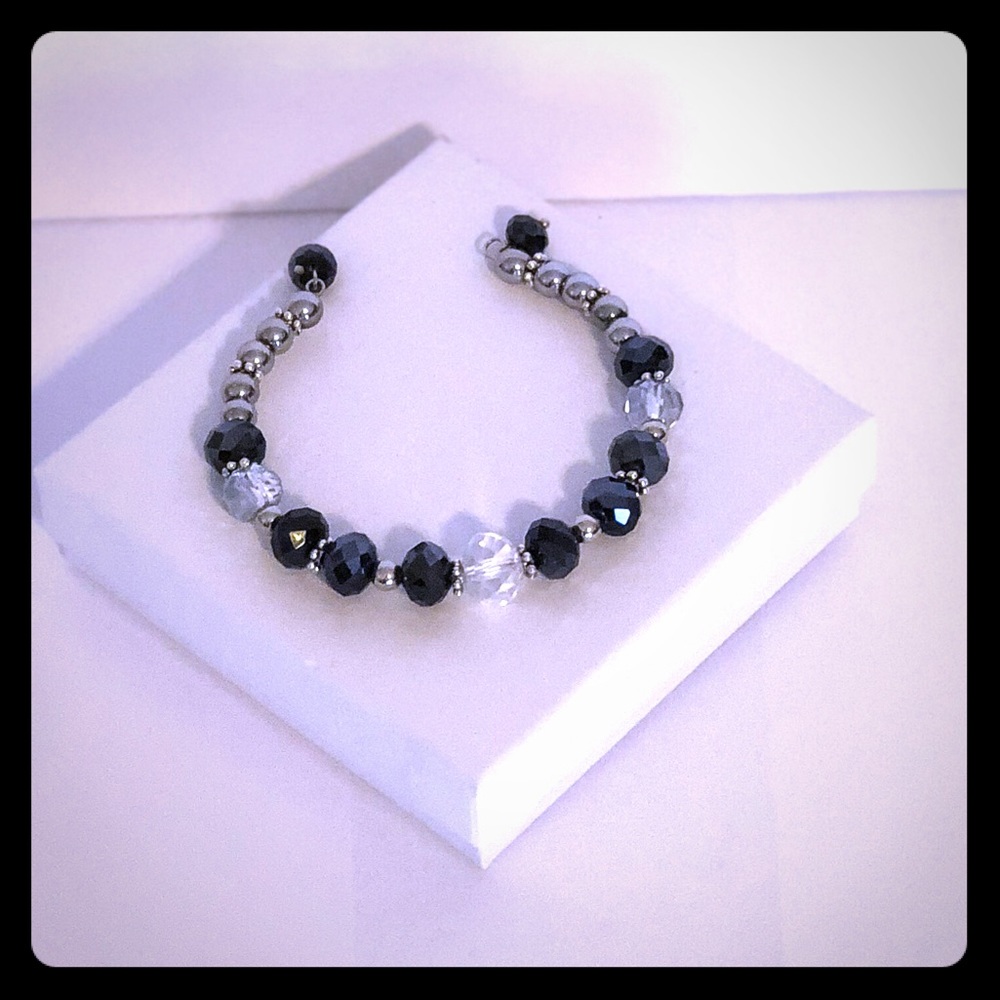 Beautiful Beaded bangle - Picture 1 of 5
